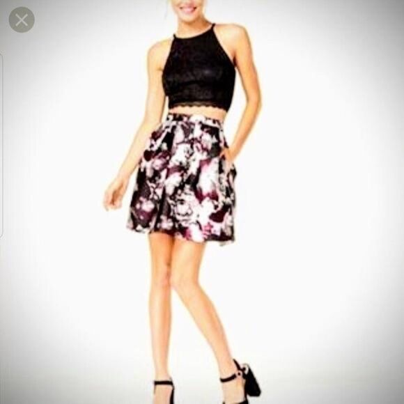 BCX Black Floral Juniors' Mini Skater Skirt Size 1 NWT - Picture 1 of 8